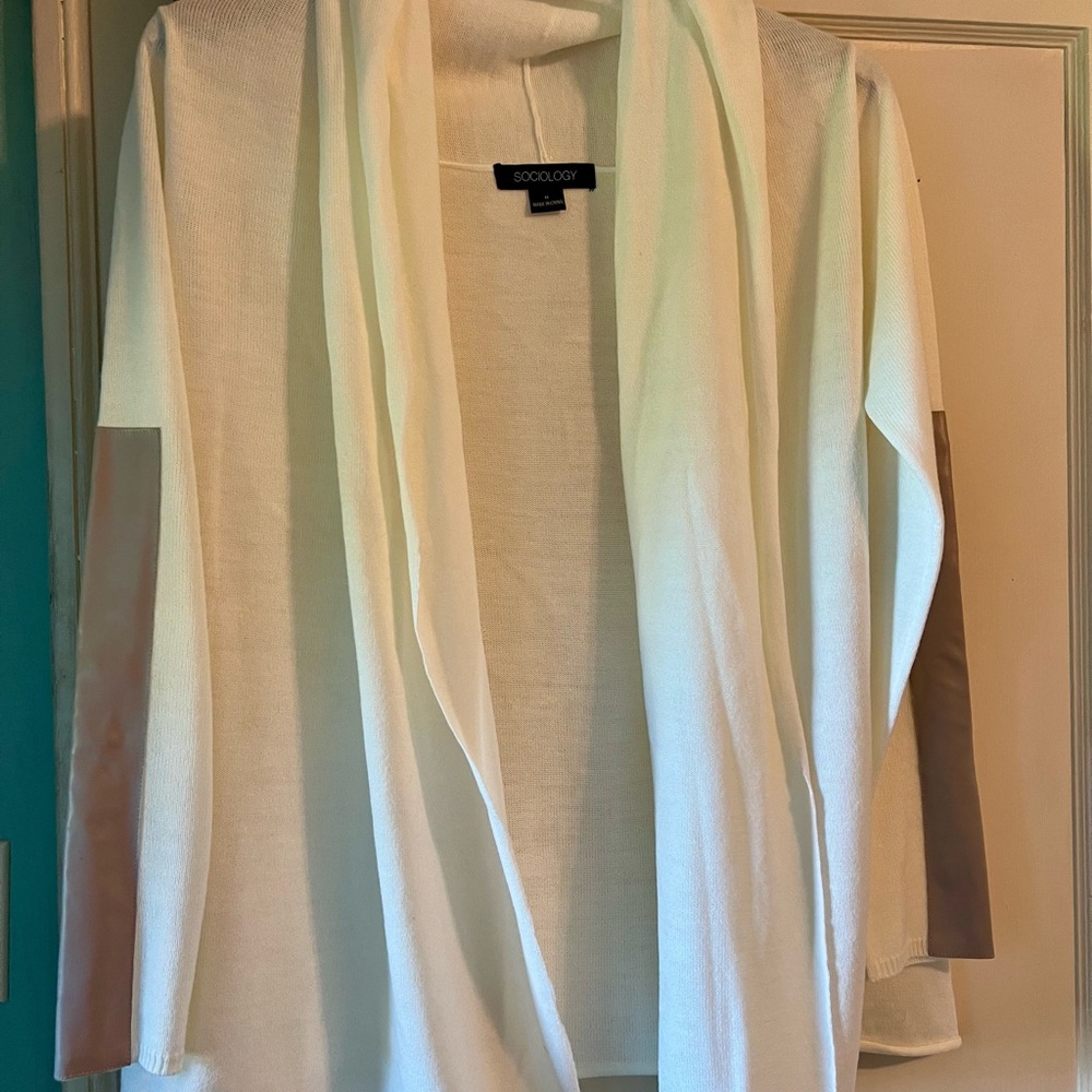 Women's Cream Light Sweater/open front Cardigan.
Size: medium